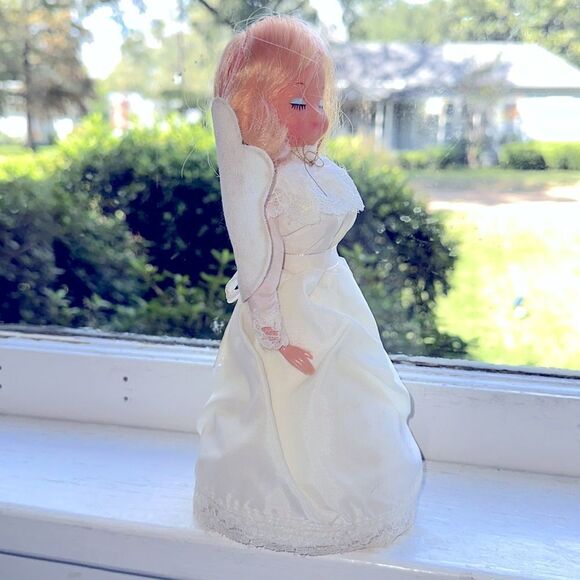 Vtg Christmas Angel tree topper dressed all in white with strawberry blond hair - Picture 4 of 7